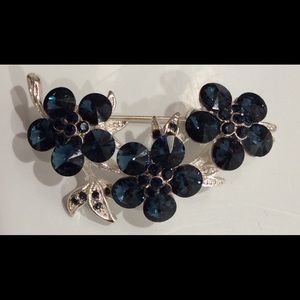 VINTAGE BLUE STONE BROOCH